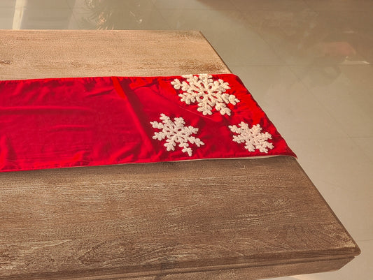 TABLE RUNNER SNOWFLAKES