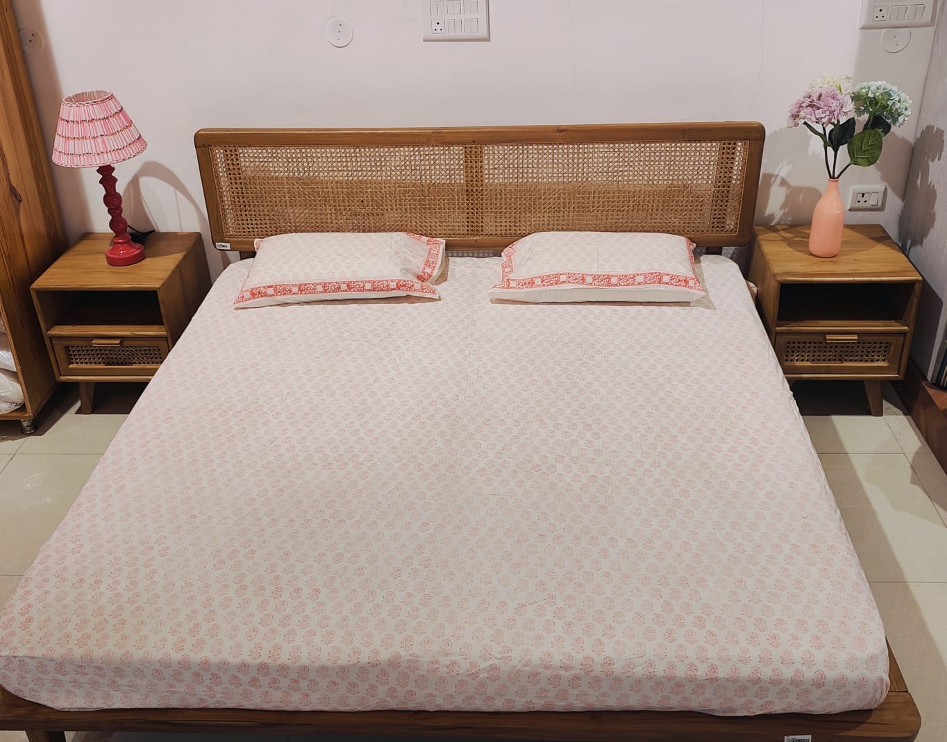 🌸 Blush Bloom Fitted Bedsheet Set