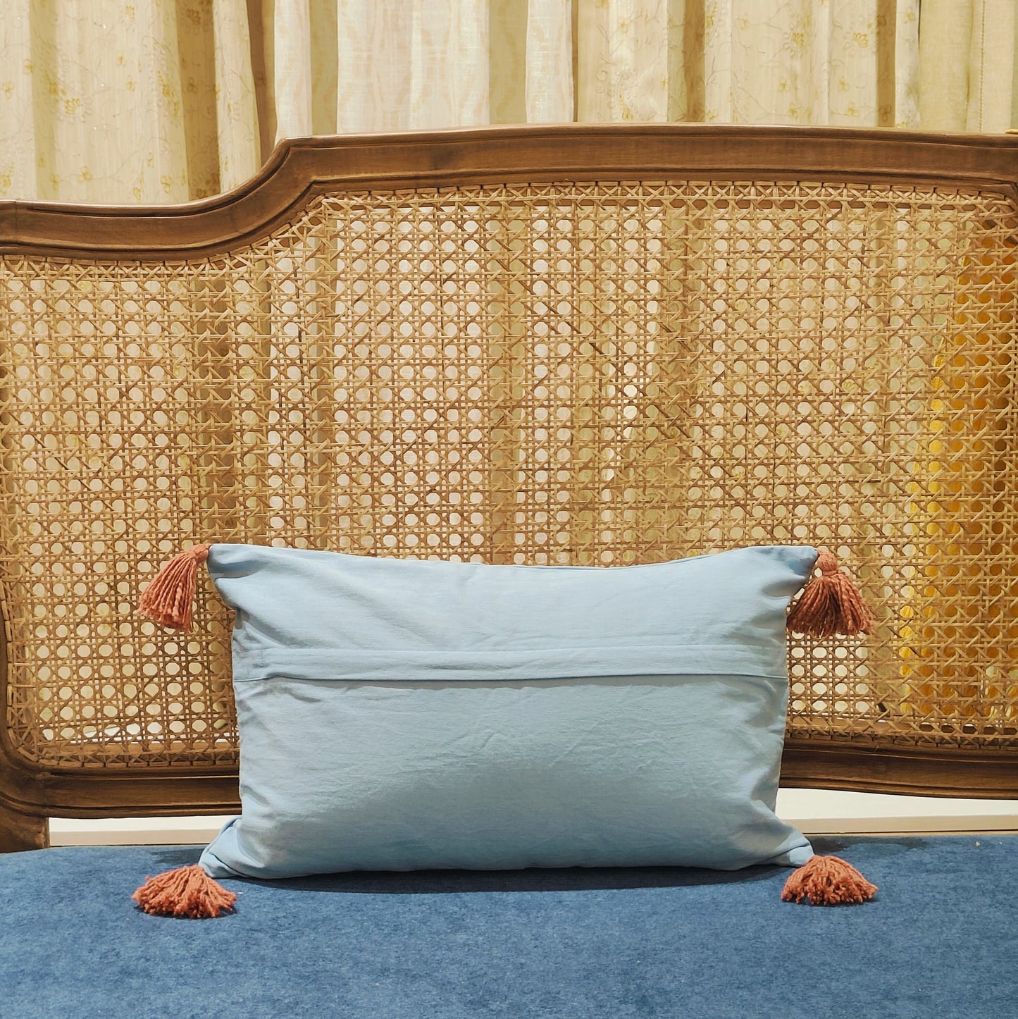 BLUE EMBROIDERED CUSHION COVER