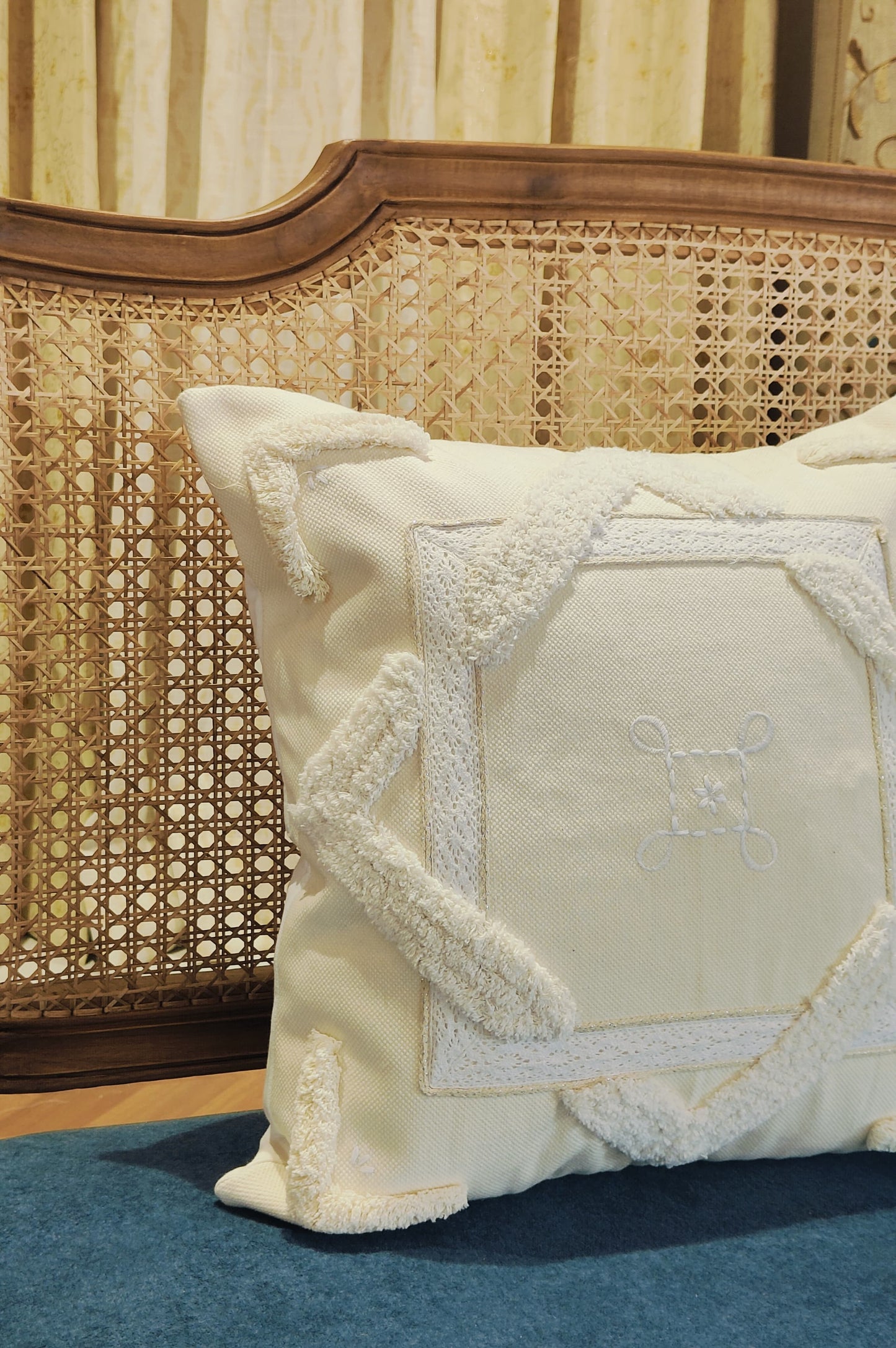 IVORY WHITE RHOMBUS TUFTED CUSHION COVER