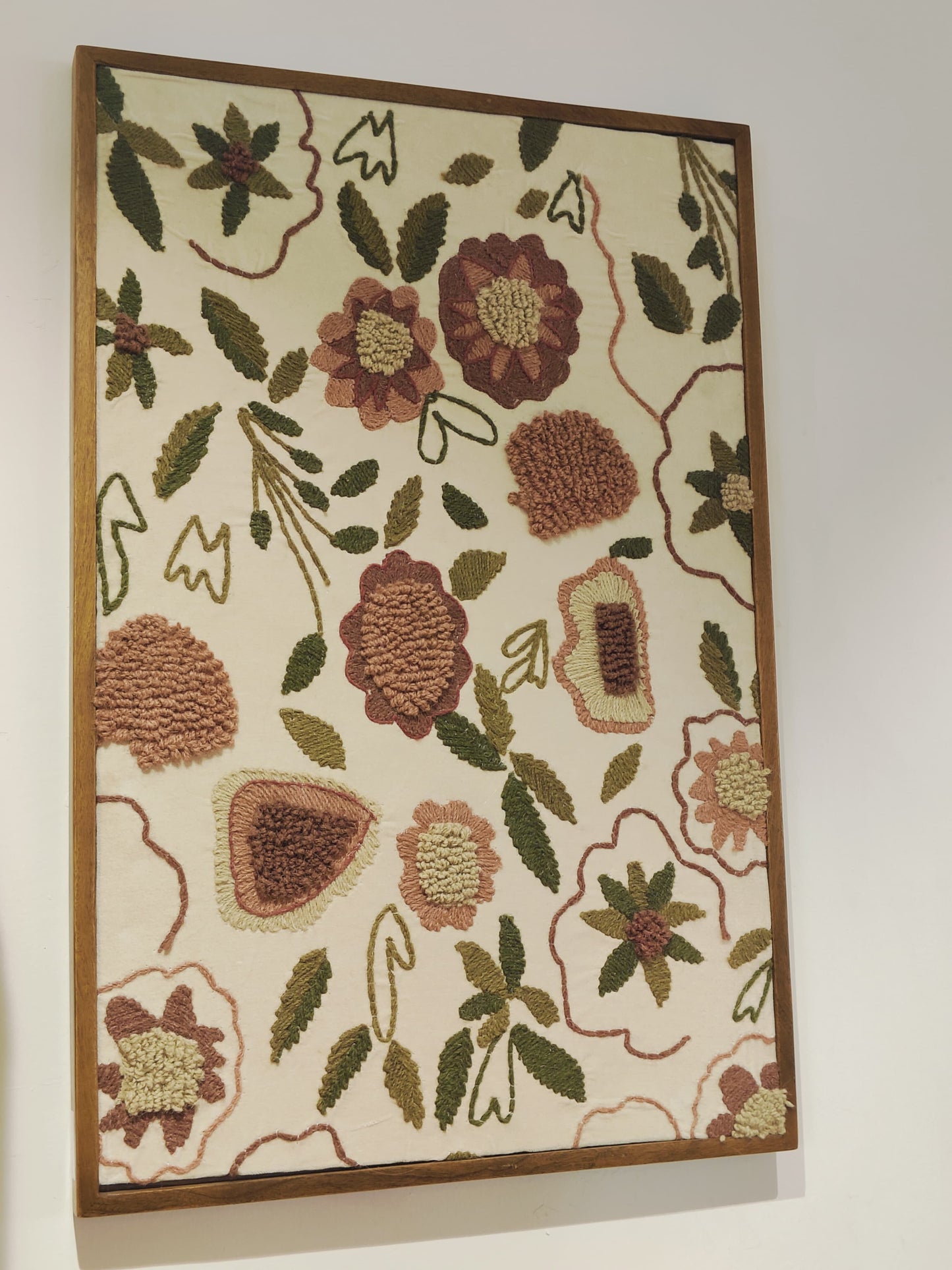Handwoven Wall Frame – Vintage Garden