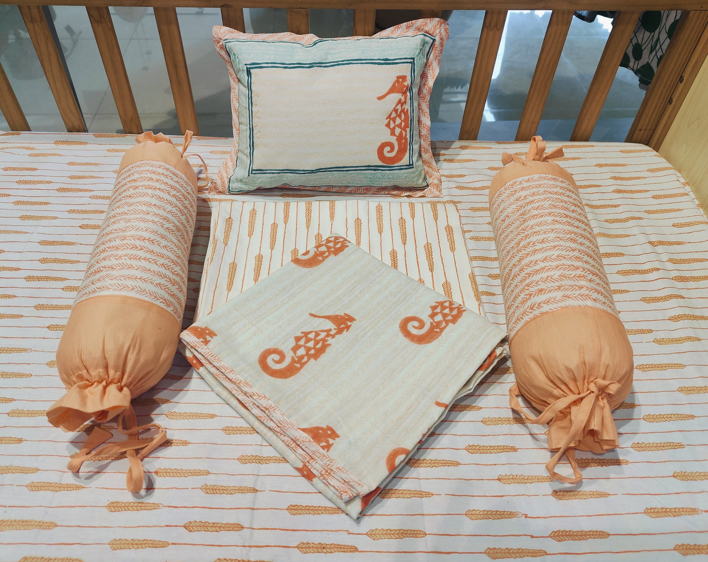 Seahorse Dreams Baby Bedding Set – 5 Pieces