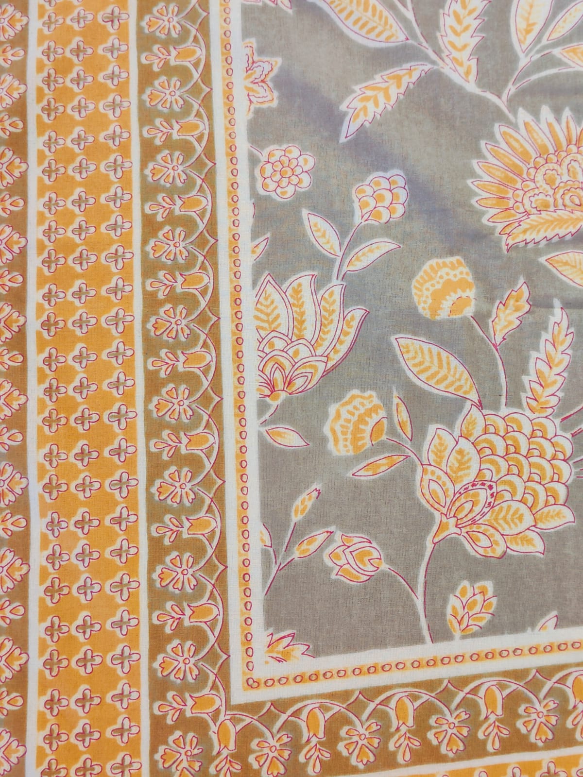 Elegant Floral Cotton Bedsheet Set