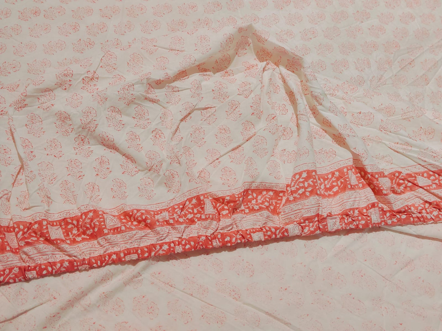 🌸 Blush Bloom Fitted Bedsheet Set