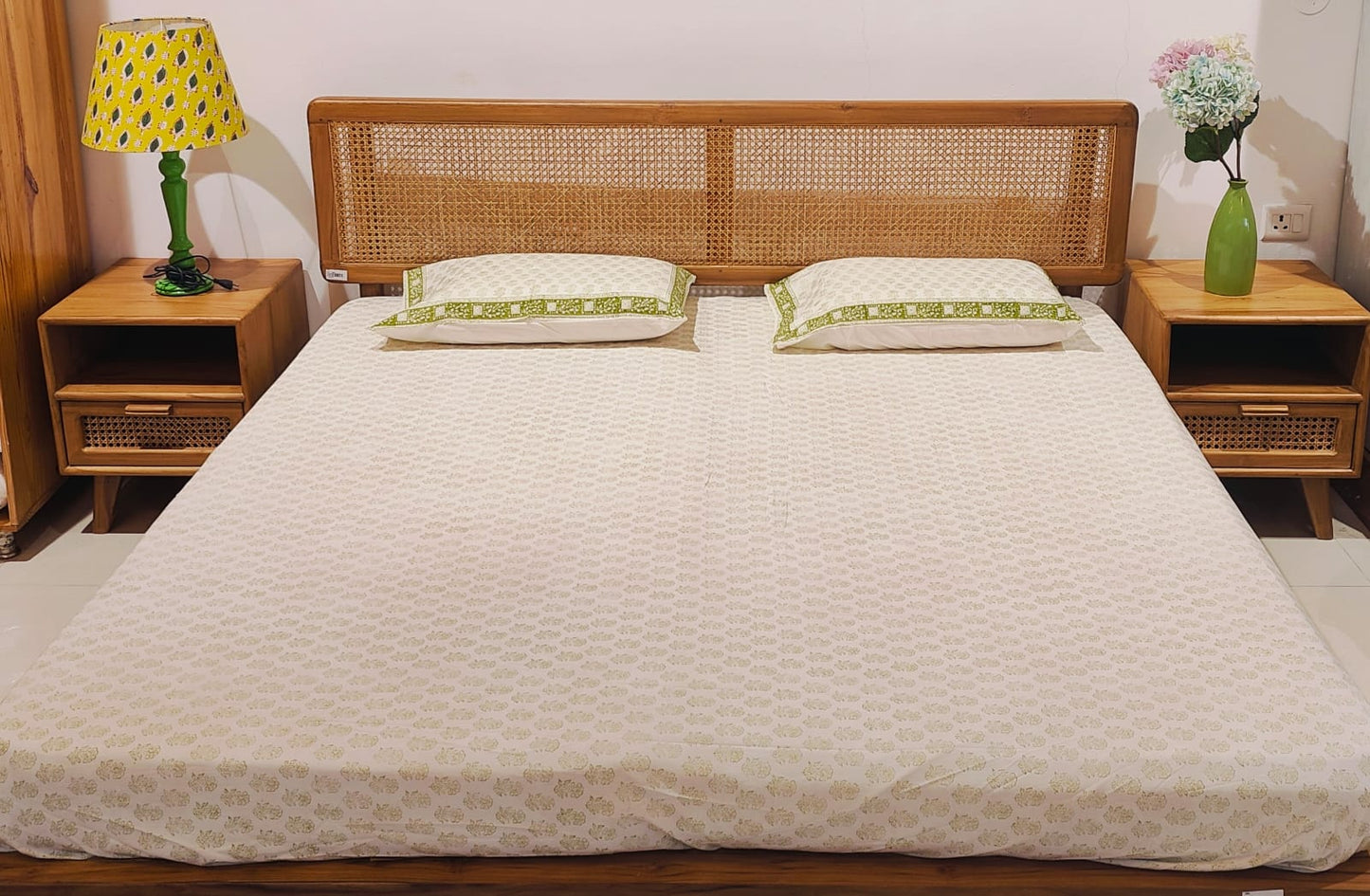 🌿 Meadow Mist Fitted Bedsheet Set