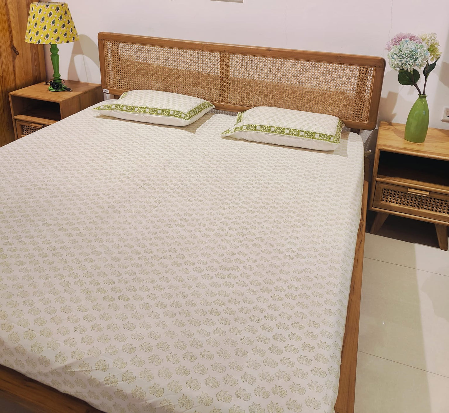 🌿 Meadow Mist Fitted Bedsheet Set