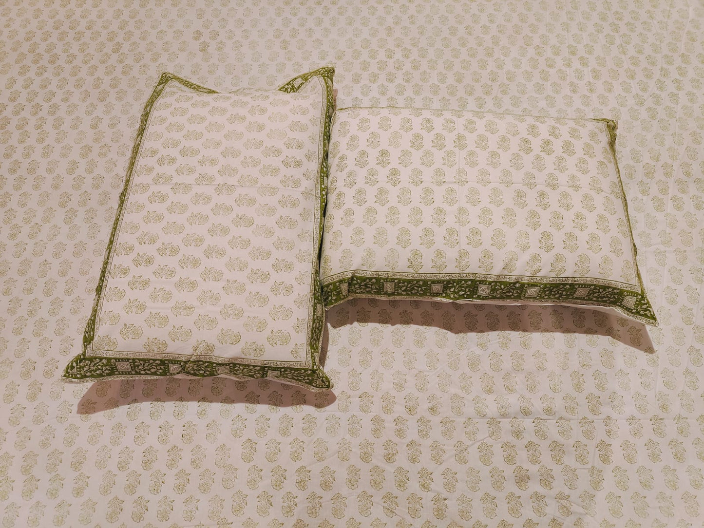 🌿 Meadow Mist Fitted Bedsheet Set