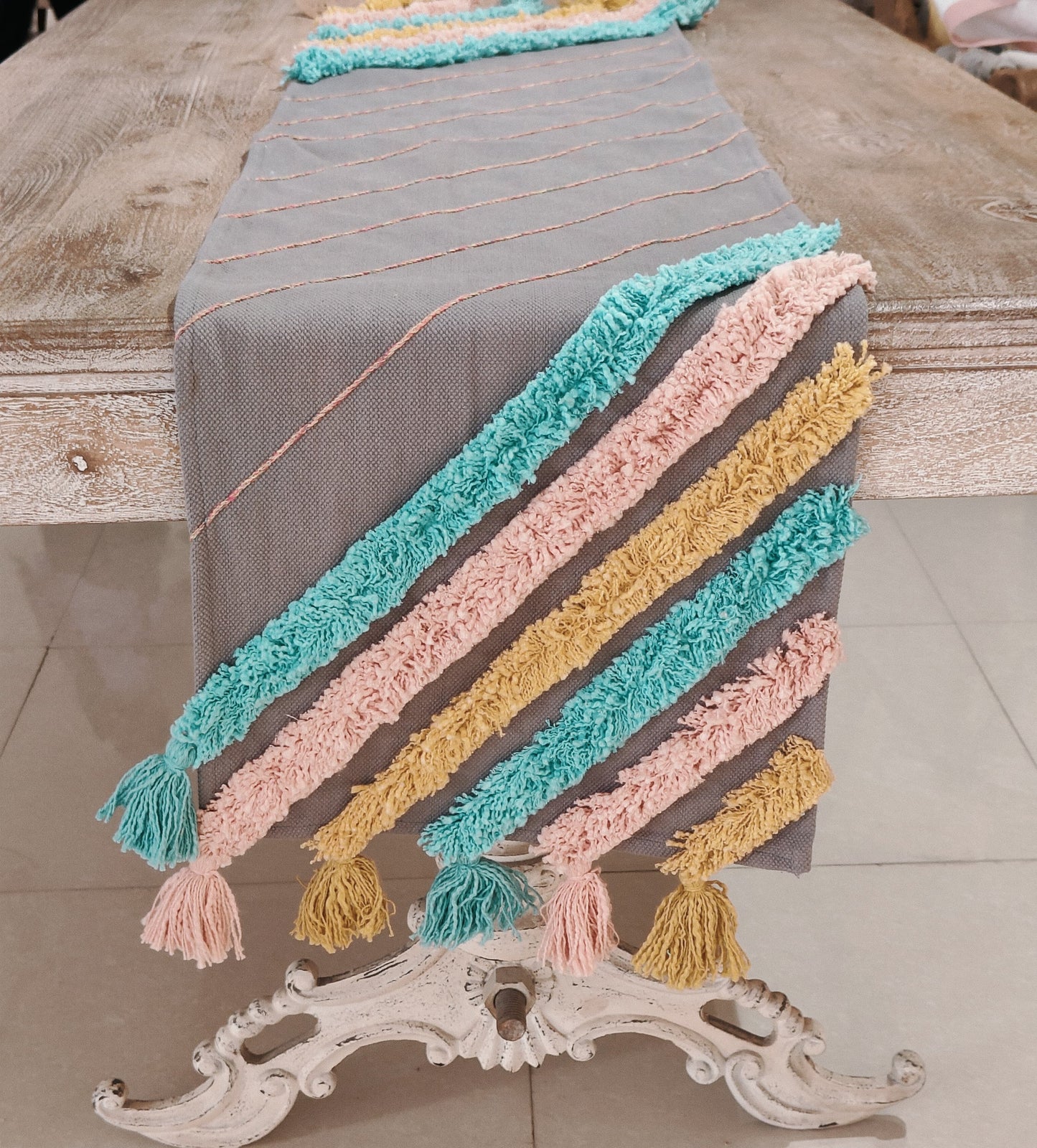 TABLE RUNNER GREY TUFTED