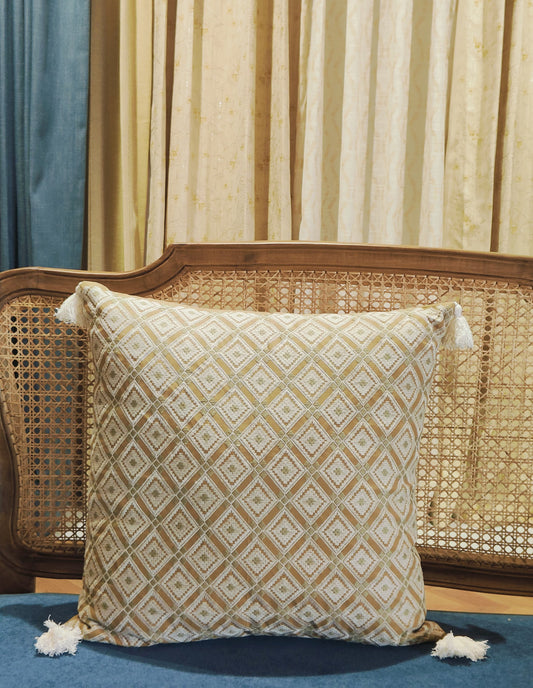 Diamond-patterned Cushion Cover