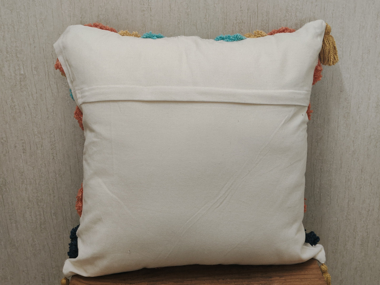 MULTICOLOR TUFTED CUSHION COVER