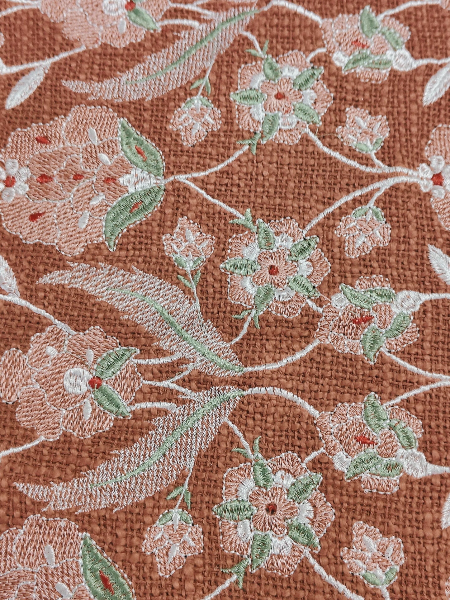 TABLE RUNNER HANDCRAFTED FLORAL
