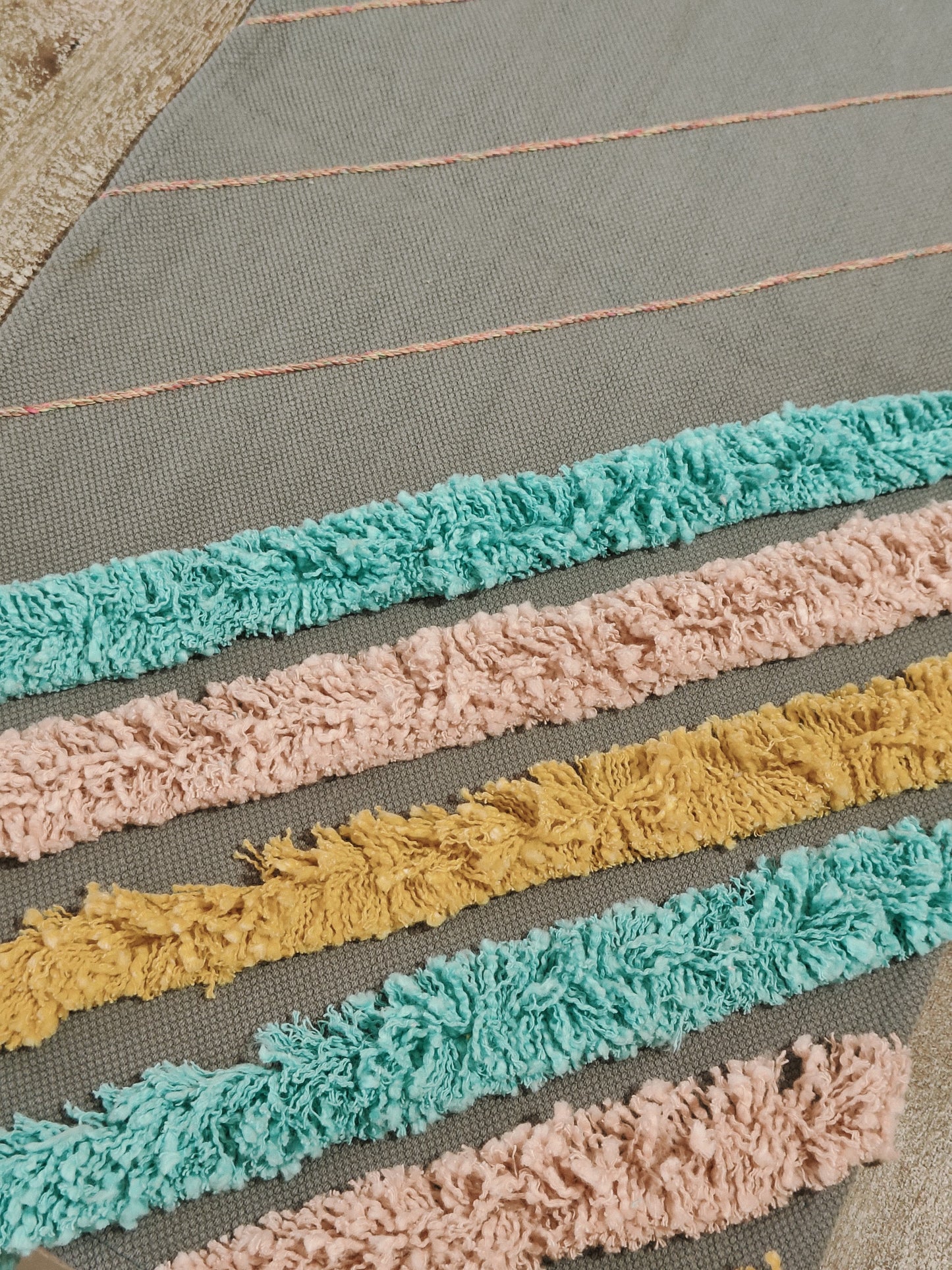 TABLE RUNNER GREY TUFTED