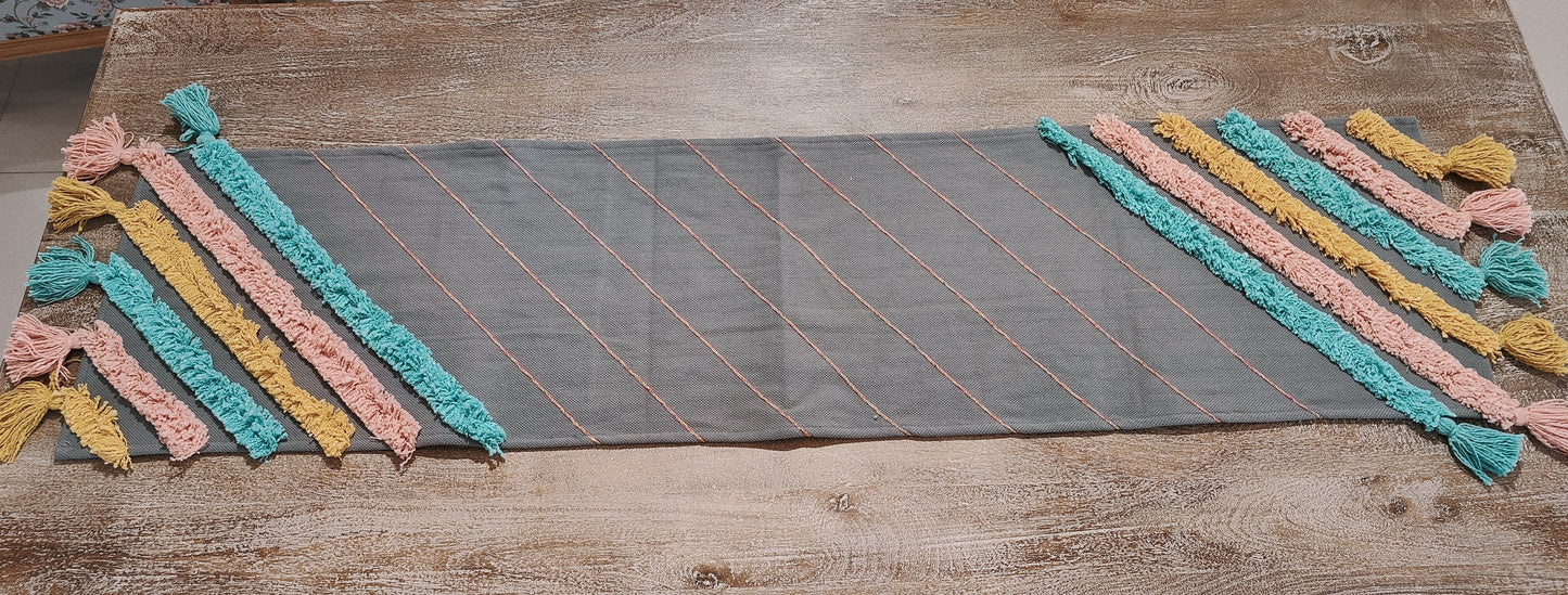 TABLE RUNNER GREY TUFTED